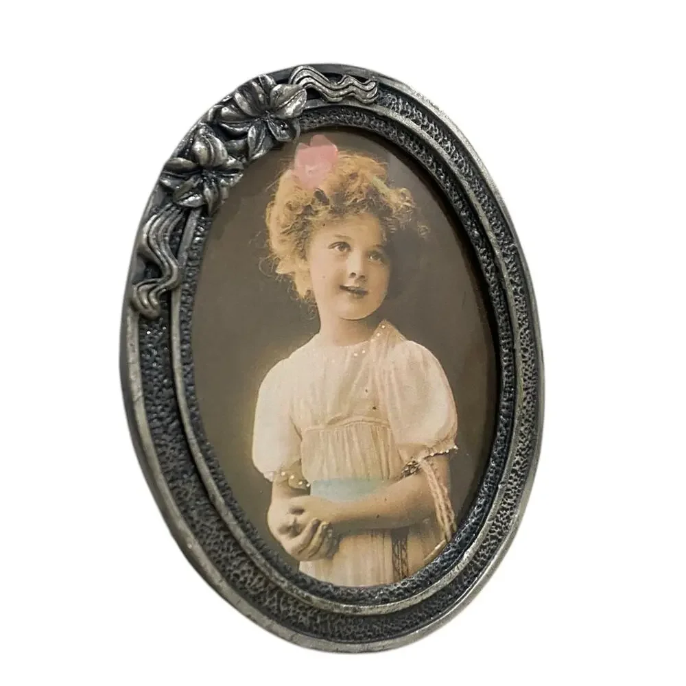 NWOT Vintage Floral Ornate INTERPUR Pewter Oval Photo Frame - Made in Taiwan